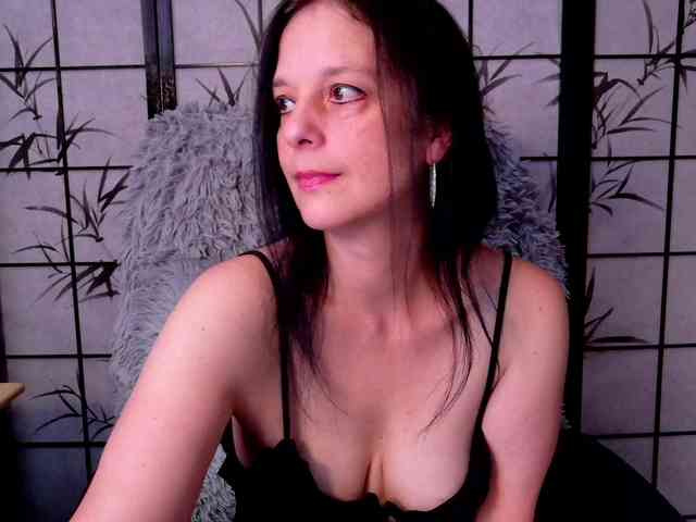 SweetLongLips webcam