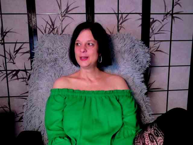 Model: SweetLongLips