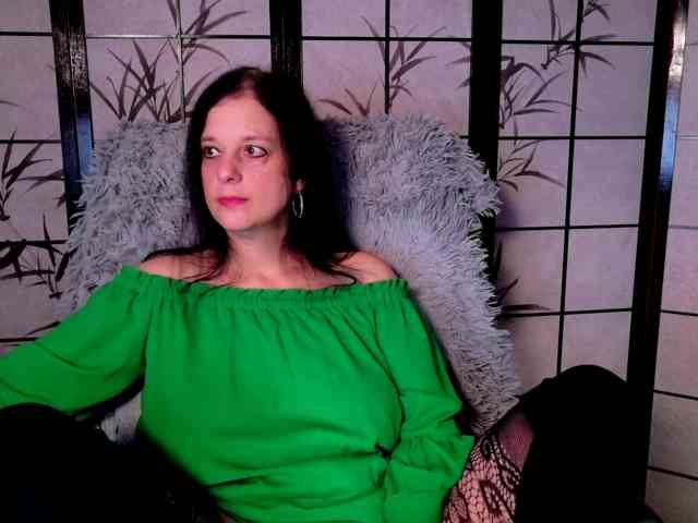 Model: SweetLongLips