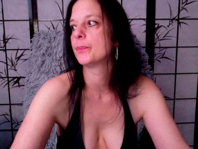 SweetLongLips webcam