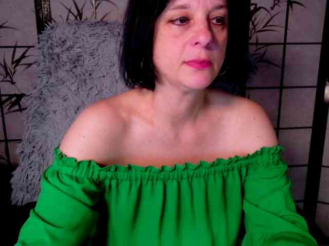 Model: SweetLongLips
