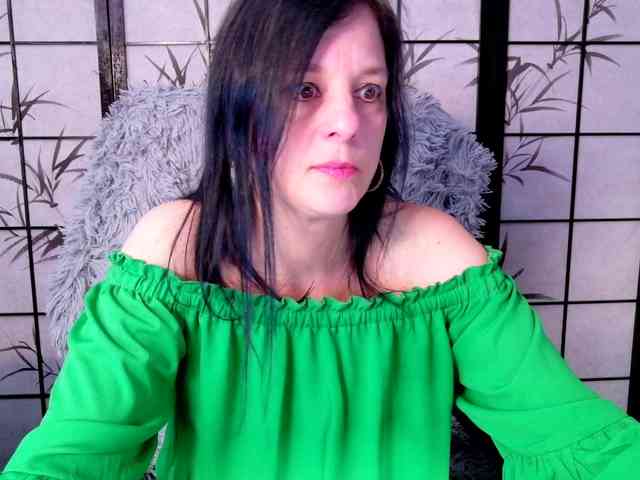 Model: SweetLongLips