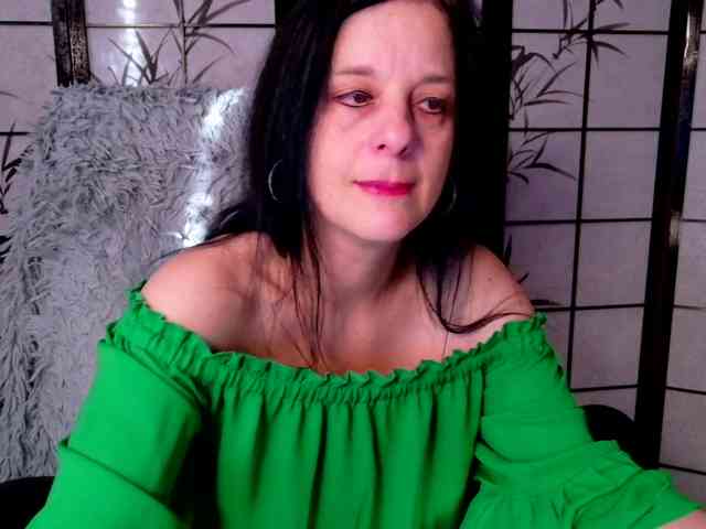 Model: SweetLongLips