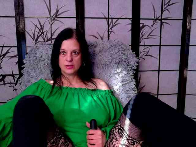 Model: SweetLongLips