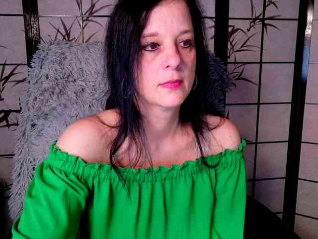 Model: SweetLongLips