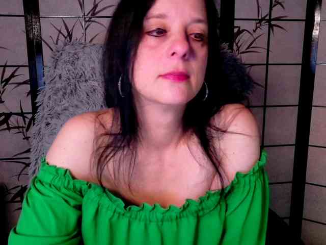 Model: SweetLongLips