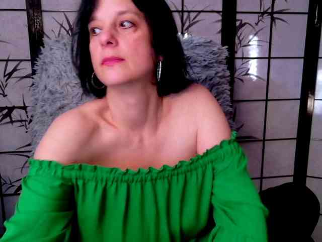 Model: SweetLongLips