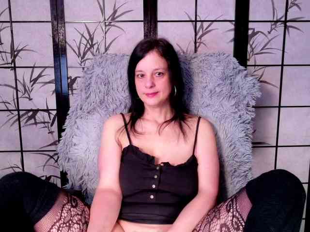 SweetLongLips webcam