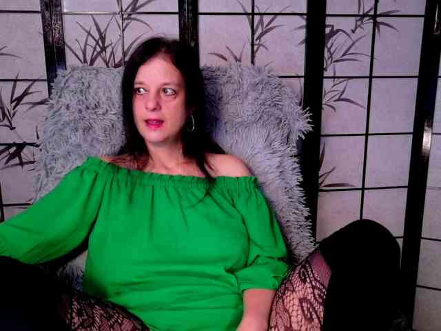 Model: SweetLongLips
