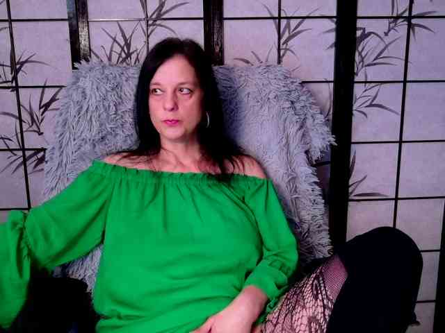 Model: SweetLongLips