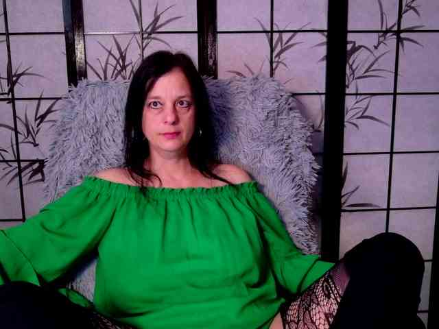 Model: SweetLongLips