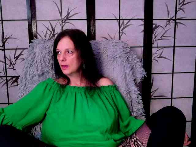 Model: SweetLongLips