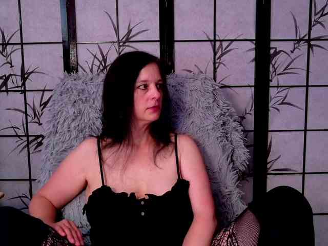 Model: SweetLongLips