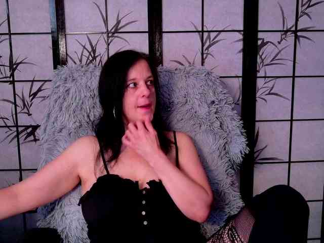 Model: SweetLongLips