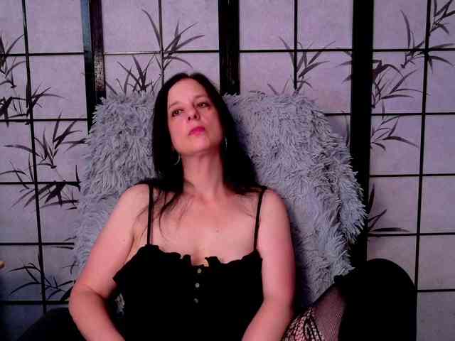 Model: SweetLongLips
