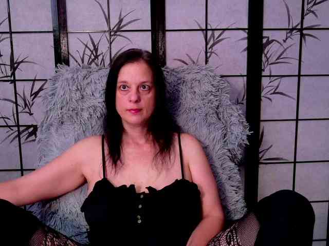 Model: SweetLongLips