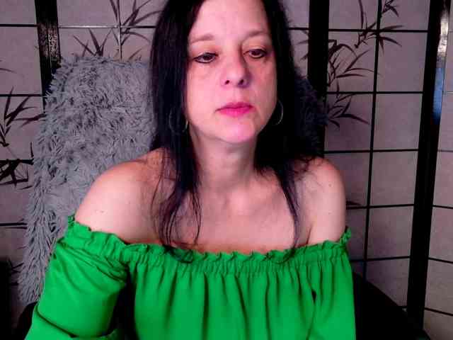 Model: SweetLongLips