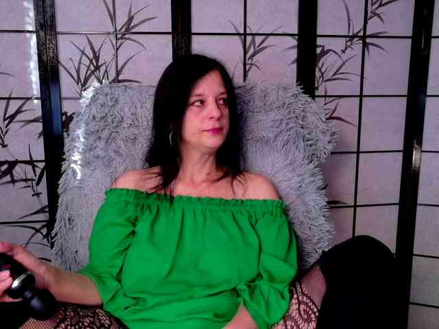 Model: SweetLongLips