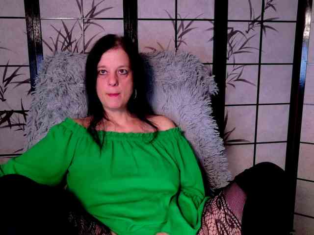 Model: SweetLongLips