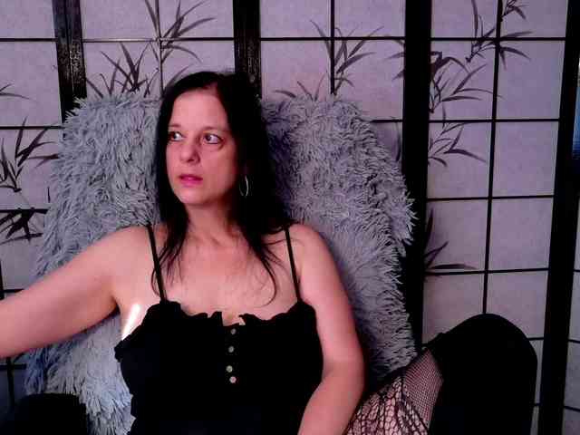 Model: SweetLongLips