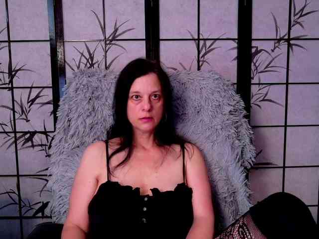 Model: SweetLongLips