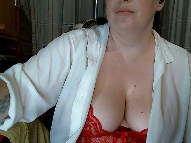 LINA2111 live cam on BongaCams