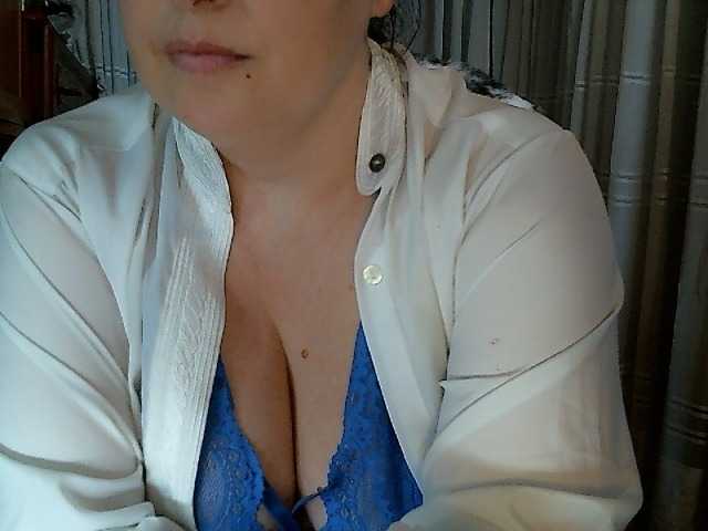 LINA2111 live cam on BongaCams