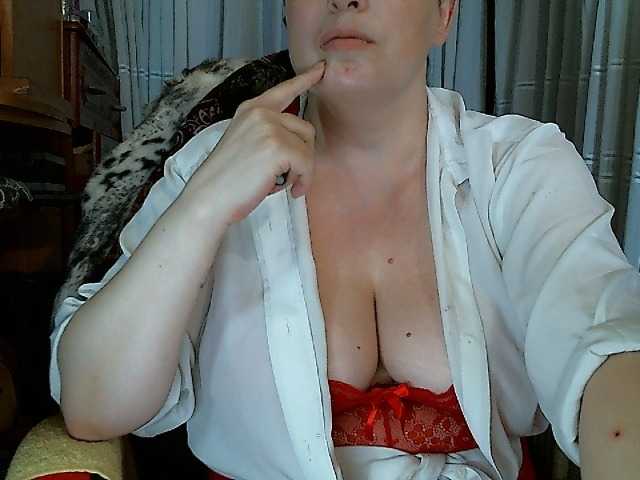 LINA2111 live cam on BongaCams