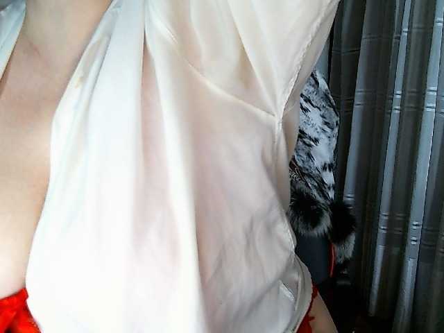 LINA2111 live cam on BongaCams