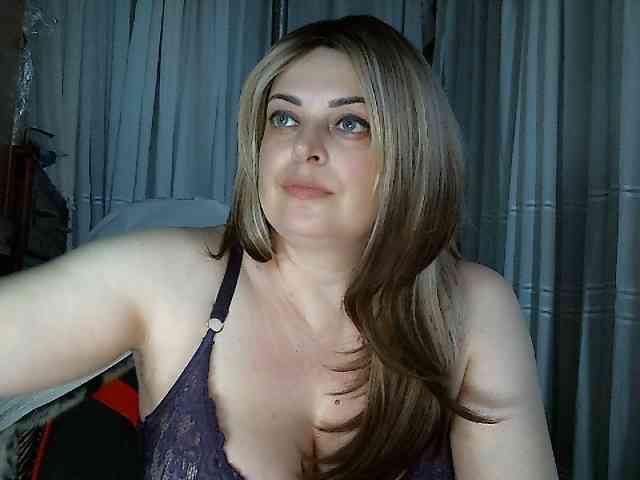 LINA2111 - Girl 