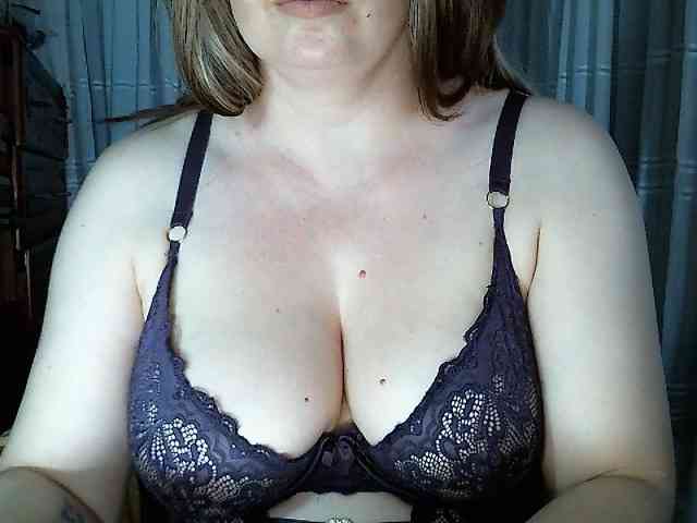 LINA2111 Live Webcam on BongaCams