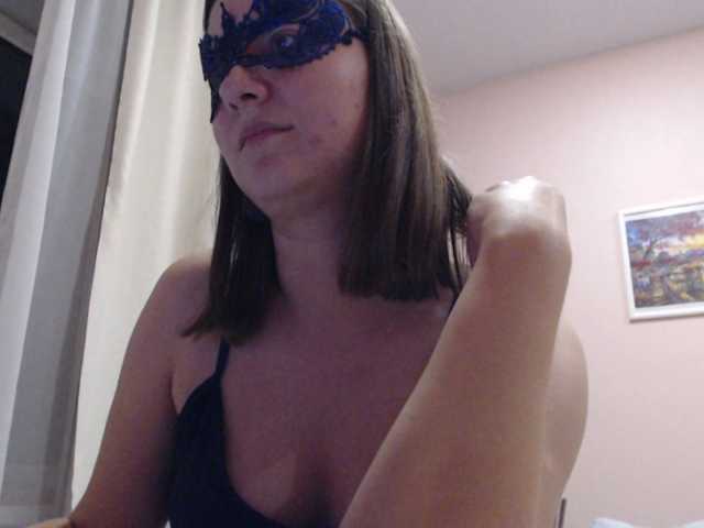 Urania33 live cam on BongaCams