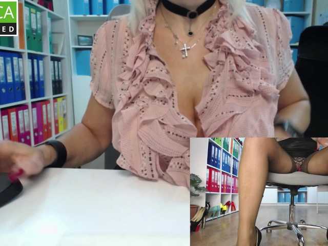 legsoffice live cam on BongaCams