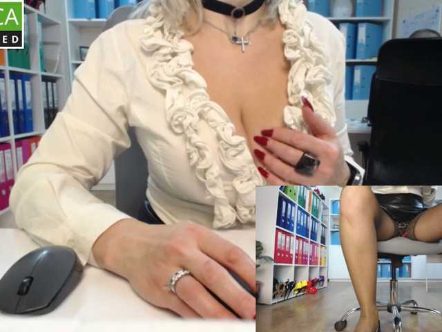 passionate_blonde