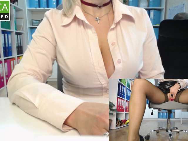 legsoffice live cam on BongaCams