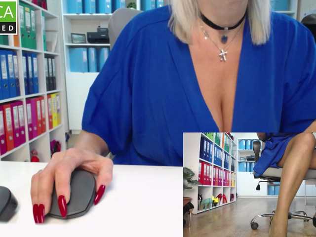 legsoffice live cam on BongaCams