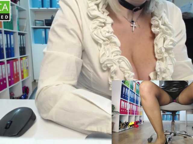 legsoffice live cam on BongaCams