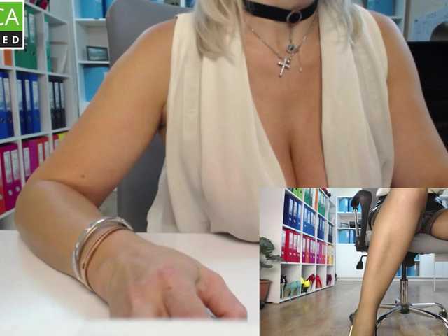 legsoffice live cam on BongaCams