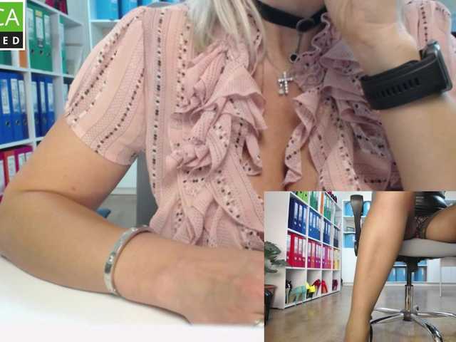 legsoffice live cam on BongaCams