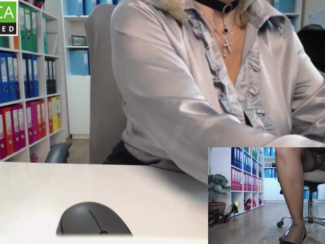 legsoffice live cam on BongaCams