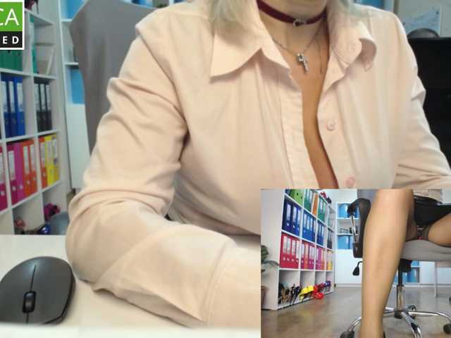 passionate_blonde live cam on BongaCams