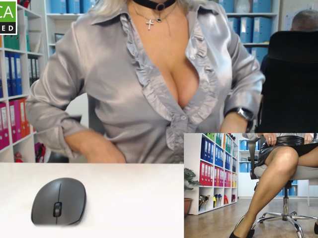 legsoffice live cam on BongaCams