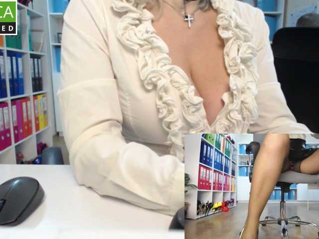 legsoffice live cam on BongaCams
