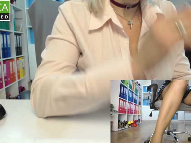 passionate_blonde live cam on BongaCams