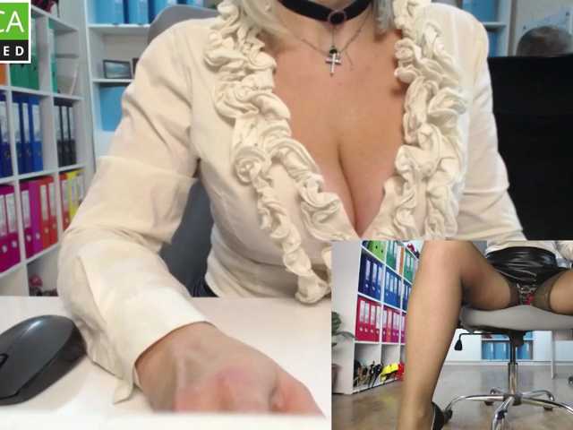 legsoffice live cam on BongaCams