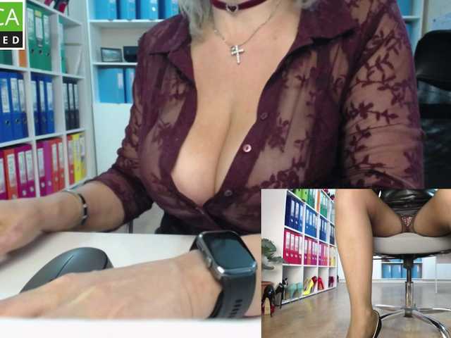 legsoffice live cam on BongaCams