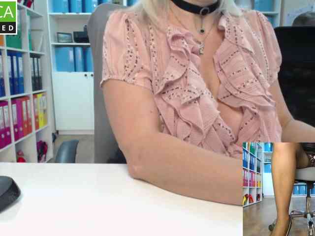 passionate_blonde webcam
