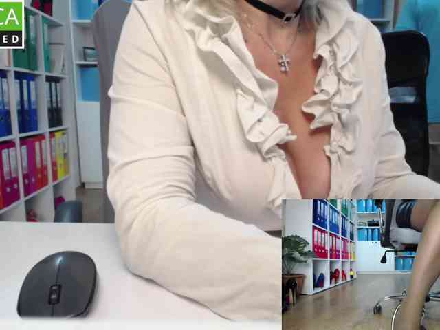 passionate_blonde webcam