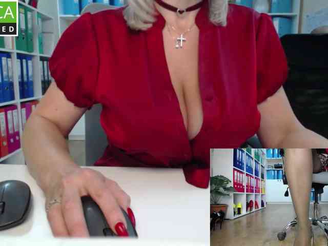 passionate_blonde webcam
