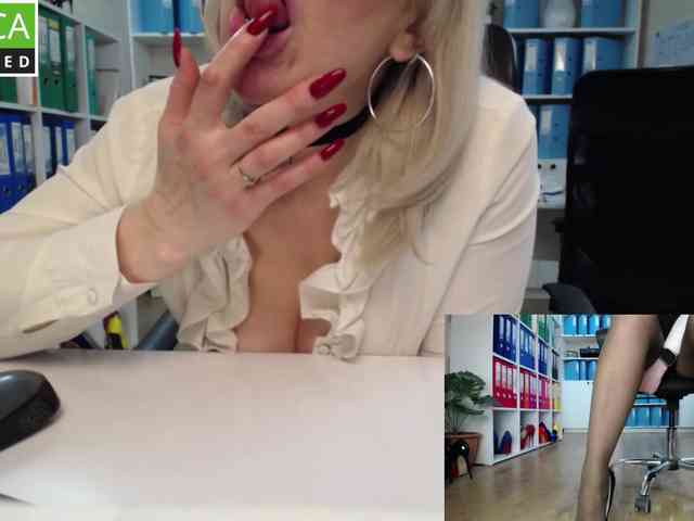 passionate_blonde webcam